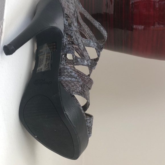 Sandals - Picture 4 of 4